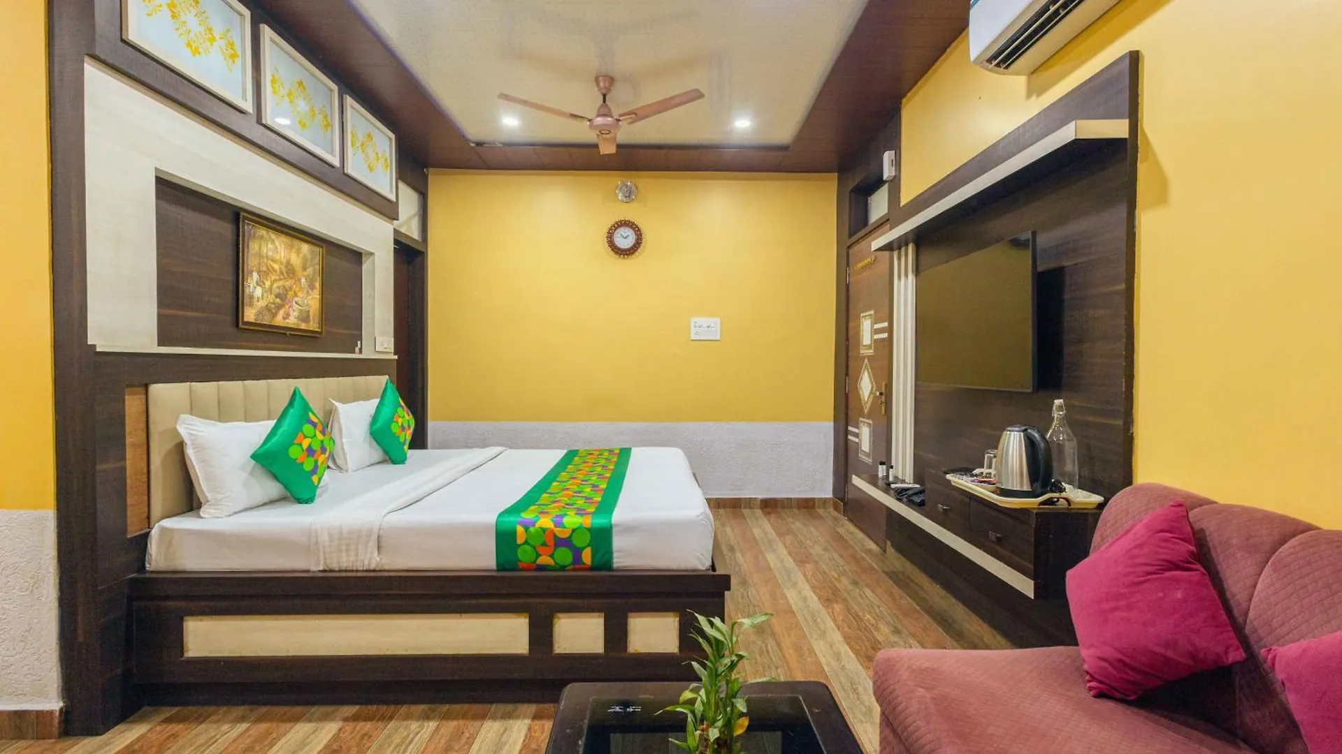 Treebo Saumendra Residency Hotel Varanasi